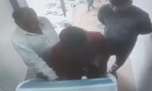 VIDEO VIRAL: ఏటీఎంలో డబ్బులు తీస్తున్నారా? జర భద్రం