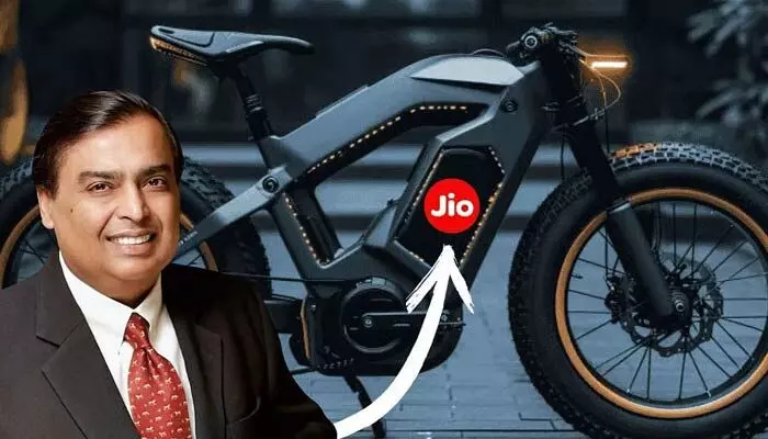 అద్భుతమైన ఫీచర్లతో Jio ఎలక్ట్రిక్ సైకిల్.. ఒక్కసారి ఛార్జ్ చేస్తే 400 కి.మీ, ధర ఎంతంటే? అద్భుతమైన ఫీచర్లతో Jio ఎలక్ట్రిక్ సైకిల్.. ఒక్కసారి ఛార్జ్ చేస్తే 400 కి.మీ, ధర ఎంతంటే?