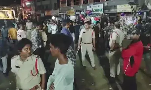 పెద్దాపురం మరిడమ్మ జాతరలో గంజాయి బ్యాచ్ హల్ చల్.. పరస్పరం దాడులు