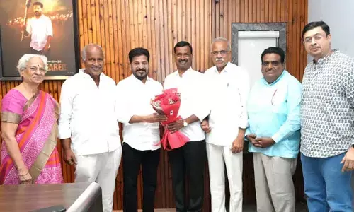 CM రేవంత్ రెడ్డిని కలిసిన CPI ఎమ్మెల్యే, ఎమ్మెల్సీ