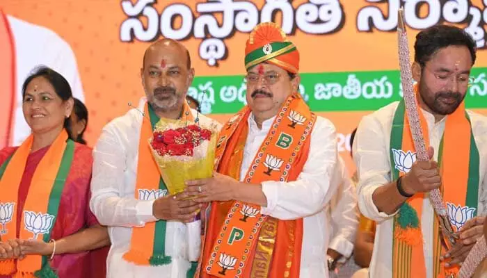 అంకితభావంతో పనిచేస్తా: తెలంగాణ బీజేపీ కేడర్కు రాంచందర్ రావు హామీ అంకితభావంతో పనిచేస్తా: తెలంగాణ బీజేపీ కేడర్కు రాంచందర్ రావు హామీ
