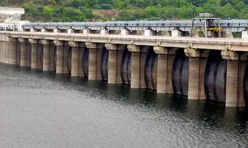 నిండు కుండలా ఆ మూడు ప్రాజెక్టులు.. హెచ్చరికలు జారీ చేసిన అధికారులు