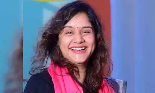 స్వేచ్ఛ ఆత్మహత్య కేసు.. టీ న్యూస్ కార్యాలయానికి పోలీసులు