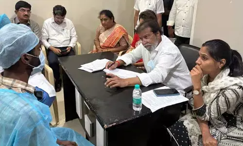 ప్రతి కుటుంబాన్ని ఆదుకుంటాం.. సిగాచి ఫార్మా క్షతగాత్రుల కుటుంబ సభ్యులకు మంత్రి భరోసా