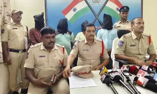 చిట్టీల పేరుతో మోసం.. నలుగురు అరెస్ట్
