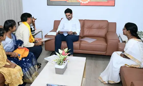 ‘దిగులొద్దు.. అండగా ఉంటాం’.. మంత్రి నారా లోకేష్ హామీ