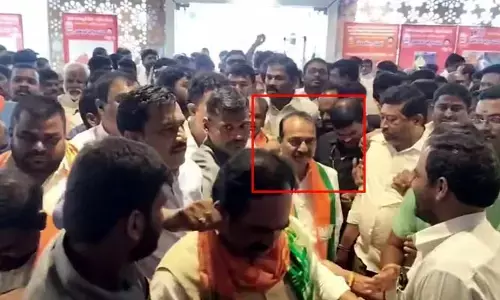 Eatala Rajendar: బీజేపీ అధ్యక్ష ప్రకటన మీటింగ్.. ఈటల ఎంట్రీ.. నినాదాలతో మారు మ్రోగిన హాల్