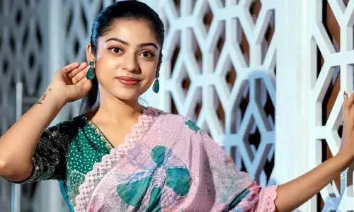 Varsha Bollamma : ఈ మూవీ థియేటర్‌లో ఎందుకు చూడలేదా అని ఫీల్ అవుతారు.నితిన్ మూవీపై  కామెంట్స్
