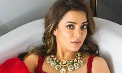 ఊహించని డ్రెస్‌లో దర్శనమిచ్చిన అగ్ర తార చెల్లెలు.. స్టార్ హీరోయిన్లకు గట్టి పోటీ ఇవ్వనుందా..?