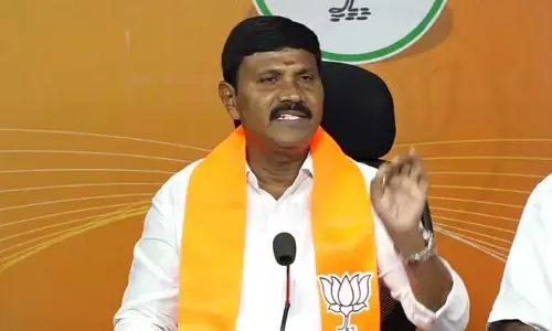 BJP: రెచ్చగొట్టుడు కాదు.. దమ్ముంటే ఆ లెక్కలు బయటపెట్టండి.. బీఆర్ఎస్, కాంగ్రెస్ పై బీజేపీ ఫైర్