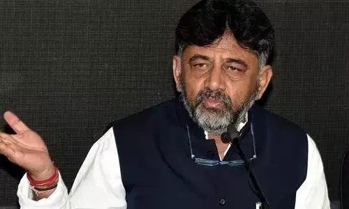 ఇండిగో సంక్షోభం: కేంద్ర ప్రభుత్వంపై డిప్యూటీ సీఎం డీకే శివకుమార్ తీవ్ర ఆరోపణలు