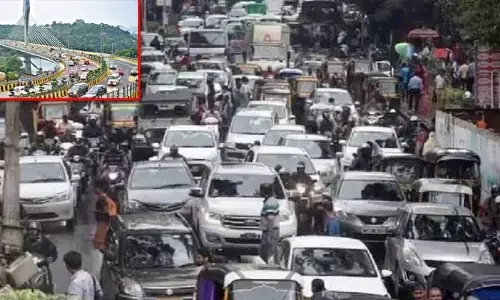 Breaking: కేబుల్ బ్రిడ్జిపై భారీగా ట్రాఫిక్ జామ్
