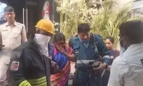 హైదారబాద్‌లో కేఫ్ కాఫీ డేలో అగ్నిప్రమాదం..!