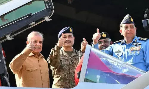 Pakisthan: అమెరికా బాట పట్టిన పాక్.. చైనానే కారణమా ?
