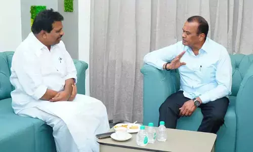 మంత్రి కోమటి రెడ్డితో కాంగ్రెస్ లోక్ సభ చీఫ్ విప్ కె.సురేష్ భేటీ