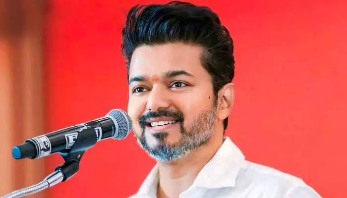 ముఖ్యమంత్రి అభ్యర్థిగా దళపతి విజయ్ ముఖ్యమంత్రి అభ్యర్థిగా దళపతి విజయ్