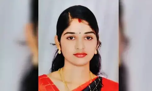 దారుణం.. కార్పొరేటర్‌ను నరికి చంపిన భర్త