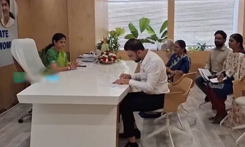 Feroze Khan: మహిళా కమిషన్ ముందు ఫిరోజ్ ఖాన్ హాజరు.. తను చేసిన వ్యాఖ్యలపై వివరణ