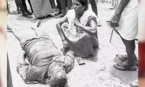 మట్టి దిబ్బ కూలి వ్యక్తి మృతి..