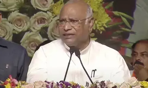 మోడీ జీ.. ముందు దేశ ప్రజల బాధలు విను: కాంగ్రెస్ సమరభేరి సభలో మల్లికార్జున్ ఖర్గే