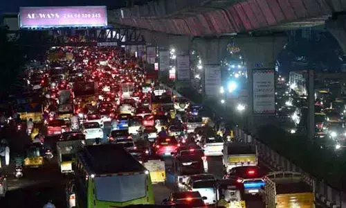 Hyderabad : ఎల్బీ స్టేడియంలో కాంగ్రెస్ సభ... భారీగా నిలిచిపోయిన ట్రాఫిక్