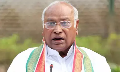తెలంగాణలో పరిపాలన.. పార్టీ కార్యకర్తల పనితీరు భేష్: ఏఐసీసీ చీఫ్ మల్లికార్జున ఖర్గే