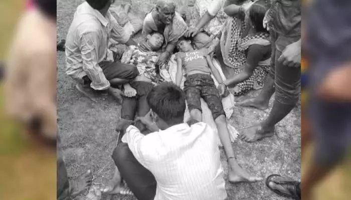 ఆదిలాబాద్ జిల్లాలో విషాదం.. నీటి గుంటలో పడి ఇద్దరు చిన్నారుల మృతి ఆదిలాబాద్ జిల్లాలో విషాదం.. నీటి గుంటలో పడి ఇద్దరు చిన్నారుల మృతి