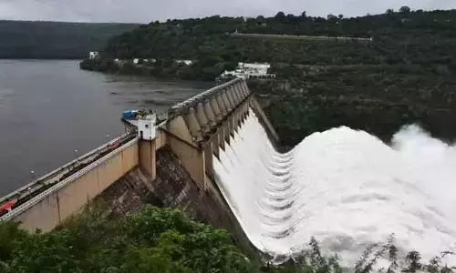 శ్రీశైలం జలాశయానికి భారీగా వరద.. ప్రస్తుత నీటిమట్టం?