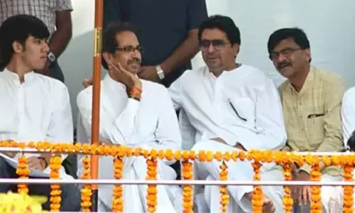 హిందీ వివాదం.. ఒక్కటైన ఠాక్రేల ఫ్యామిలీ