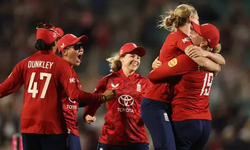ENG-W vs IND-W : ఉత్కంఠభరిత మ్యాచ్‌లో భారత్ ఓటమి.. 5 రన్స్ తేడాతో ఇంగ్లాండ్ విక్టరీ