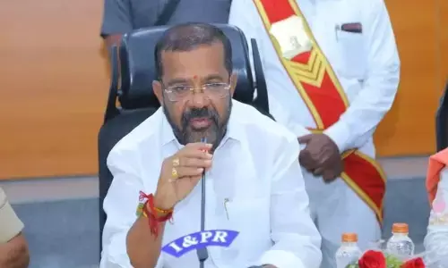 ముందు సక్కగా లేని మీ కుటుంబ పరిస్థితి చూసుకో..కేటీఆర్ పై కాంగ్రెస్ ఎమ్మెల్యే ఫైర్