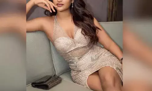 ఆఫ్ సెంచరీ దాటిన హీరోతో యంగ్ బ్యూటీ రొమాన్స్.. ఇప్పుడున్న క్రేజ్‌లో అవసరమా అంటున్న ఫ్యాన్స్?