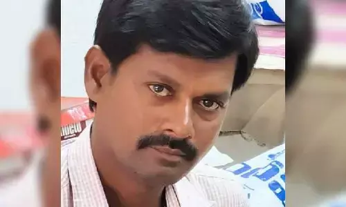 బైక్‌ను ఢీకొన్న కారు.. గాయాల నుంచి కోలుకోలేక వ్యక్తి మృతి