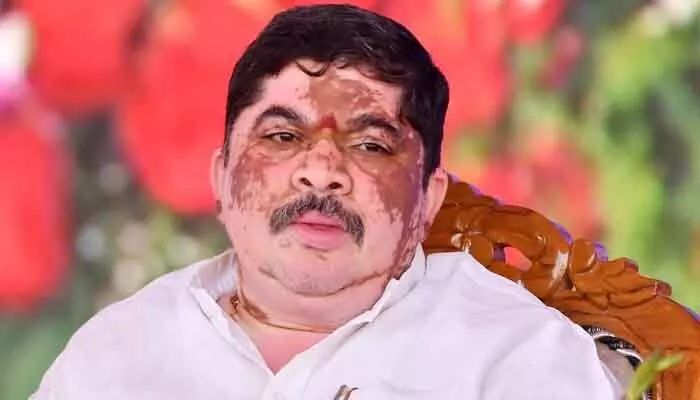 కేంద్రం నుంచి ఏకాణా తేనోళ్లు లేఖలు రాయడం ఏంది.. మంత్రి పోన్నం సంచలన వ్యాఖ్యలు కేంద్రం నుంచి ఏకాణా తేనోళ్లు లేఖలు రాయడం ఏంది.. మంత్రి పోన్నం సంచలన వ్యాఖ్యలు