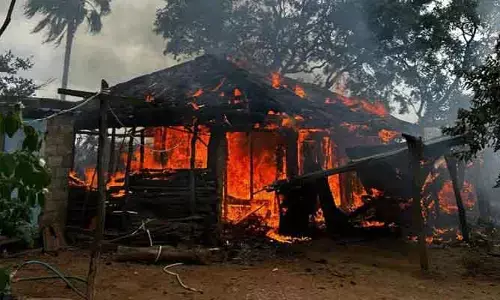 షార్ట్ సర్క్యూట్ తో ఇల్లు దగ్ధం..