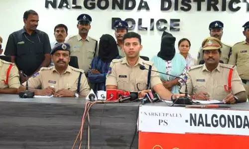 రీల్స్ బాగా చేస్తేనే ఫేమ్ అని తలచి.. గంజాయి వ్యాపారంలోకి..!