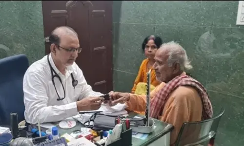 హ్యాట్సాప్ డాక్టర్ సాబ్.. 50 రూపాయలకే ట్రీట్మెంట్.!