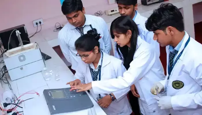 కాలేజీకి పది నిముషాల్లోనే పర్మిషన్ !