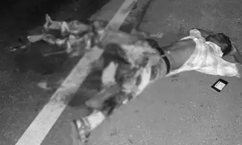రోడ్డు ప్రమాదంలో ఇద్దరికీ తీవ్ర గాయాలు