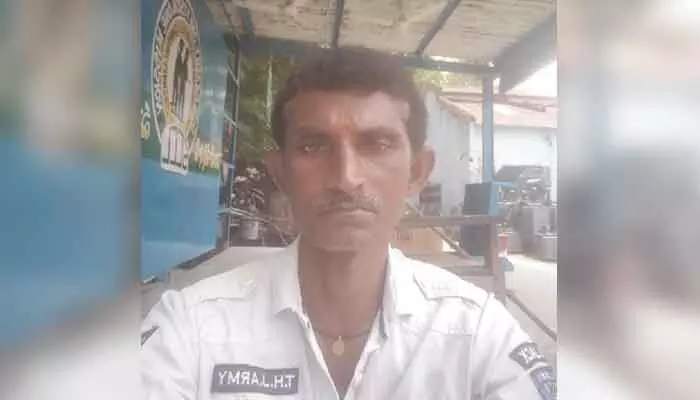 తీవ్ర మానసిక వేదనతో వ్యక్తి ఉరి వేసుకుని ఆత్మహత్య తీవ్ర మానసిక వేదనతో వ్యక్తి ఉరి వేసుకుని ఆత్మహత్య