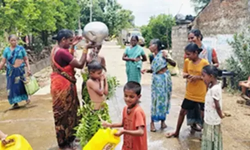 పెద్దపెద్ద పిల్లలు పెండ్లికేడుస్తుండ్రు వానదేవో ఓ వానదేవా.!
