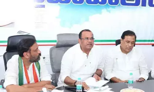 కామారెడ్డి సమగ్ర అభివృద్ధికి పటిష్ట చర్యలు: మంత్రి కోమటిరెడ్డి