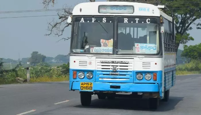 మహిళలకు షాక్.. ఫ్రీబస్ జిల్లాకే పరిమితం మహిళలకు షాక్.. ఫ్రీబస్ జిల్లాకే పరిమితం