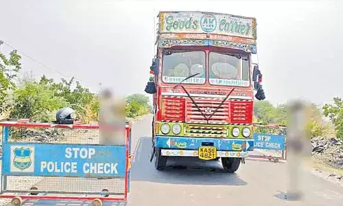 కాసులు కురిపిస్తున్న చెక్‌పోస్టులు.. మామూళ్లకు మరిగిన రవాణా శాఖ అధికారులు