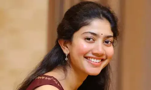 బాలీవుడ్‌లో మరో బంపర్ ఆఫర్ అందుకున్న సాయి పల్లవి.. స్టార్ కిడ్‌తో రొమాన్స్.. రిలీజ్ డేట్ ఫిక్స్
