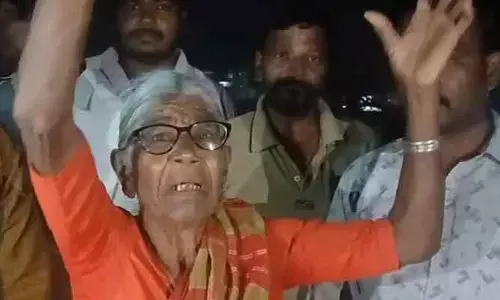 కోహెడలో చైన్ స్నాచింగ్ కలకలం.. వృద్ధురాలిని మోసగించి గొలుసు చోరీ