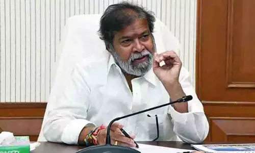 కల్తీ కల్లు తాగి అస్వస్థతకు గురైన వారి ఆరోగ్య పరిస్థితిపై మంత్రి ఆరా