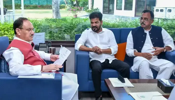 రైతులకు బిగ్ రిలీఫ్... యూరియా సరఫరాపై కేంద్రం కీలక ఆదేశాలు