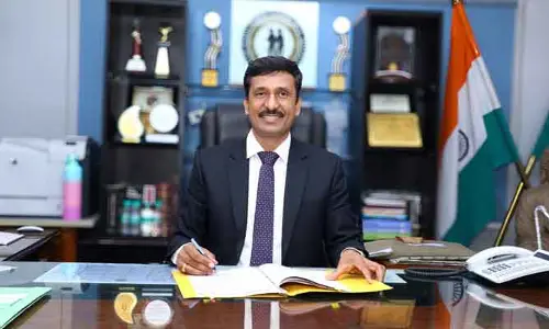 సివిల్స్ ప్రిలిమ్స్ పాస్ అయితే రూ. లక్ష ప్రోత్సాహకం : సింగరేణి సీఎండీ