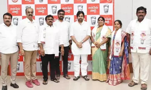 వైసీపీకి బిగ్ షాక్.. జనసేనలో చేరిన నలుగురు జడ్పీటీసీలు